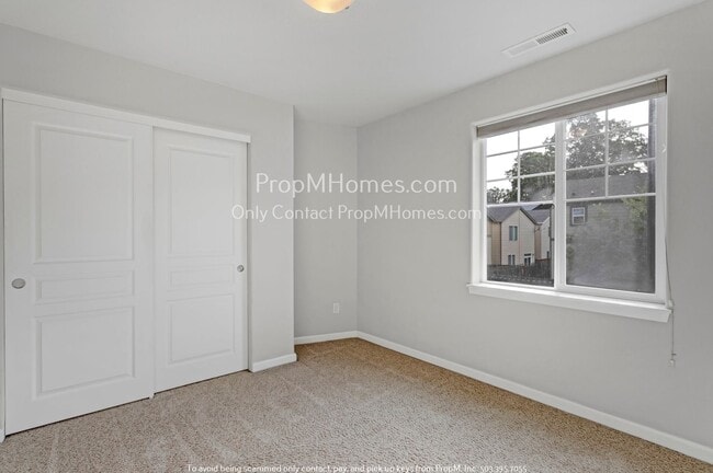 Building Photo - 3117 SW 173rd Ave
