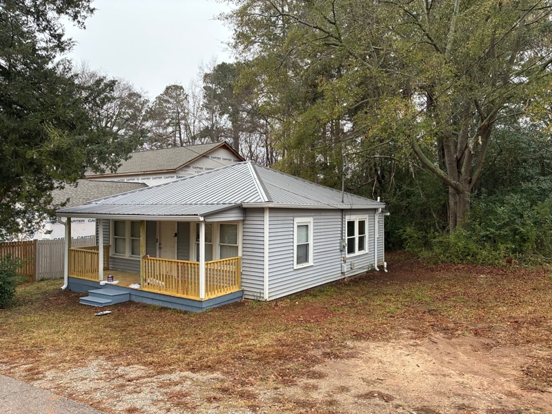 Building Photo - 609 Cedar St