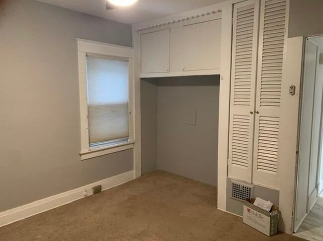 Building Photo - 261 Sterling Ave