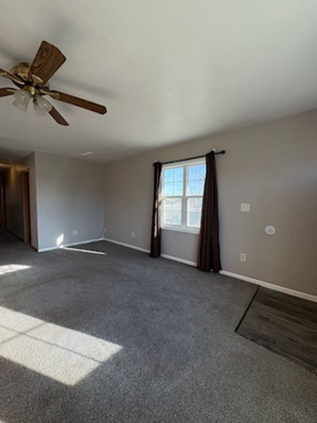 Building Photo - 3 BED | 2 BATH | SINGLE LEVEL | NORTH