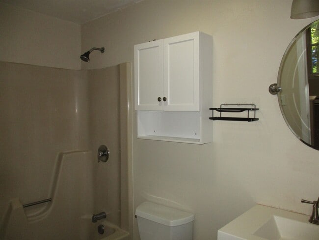 Building Photo - 23 Shady Ln