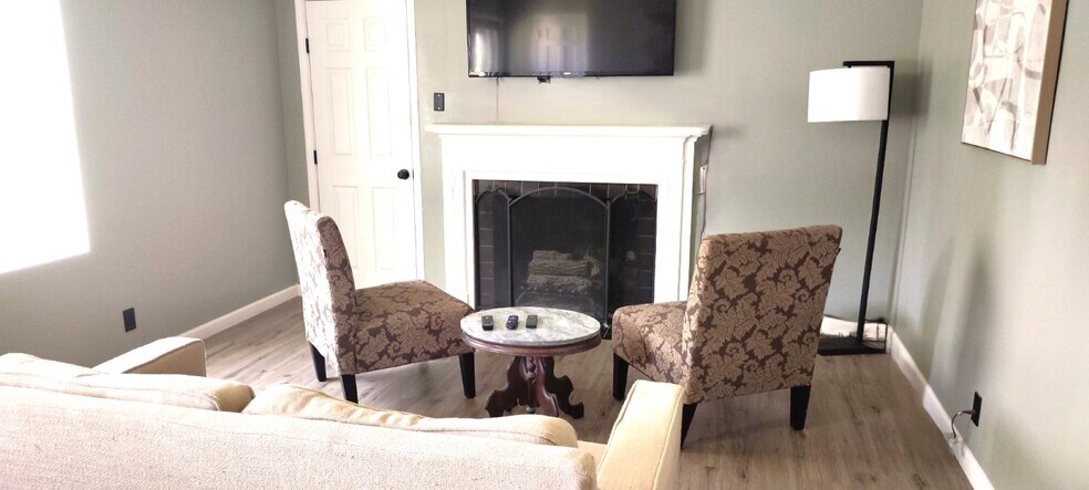 Building Photo - 1341 S Sandusky Ave