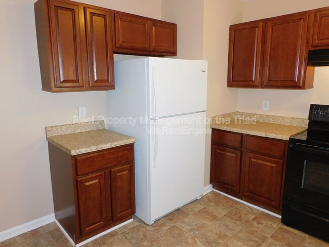 Building Photo - 814 Carrieland Dr