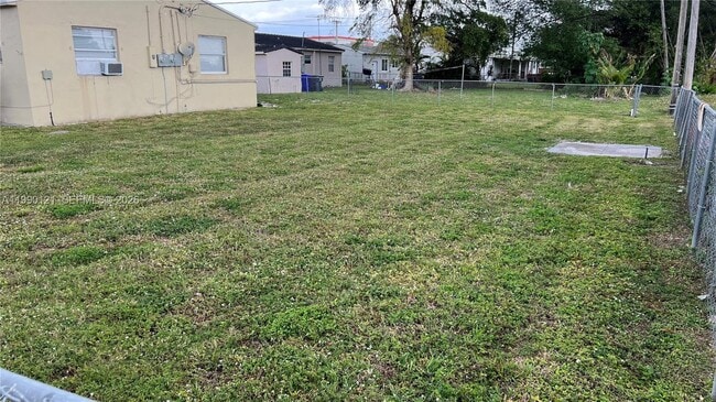 Building Photo - 1001 S 22nd Ct