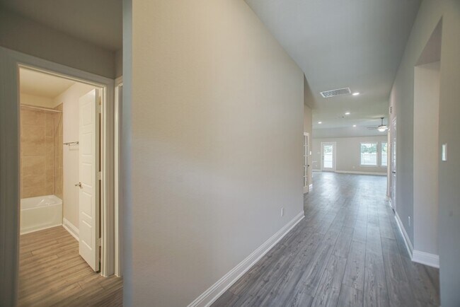 Building Photo - 17112 Coneflower Pl