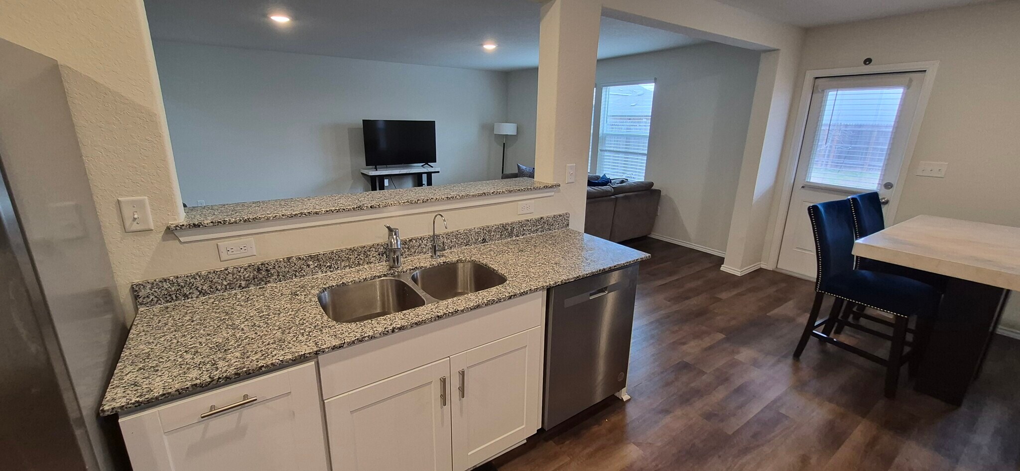 Building Photo - 5819 Rolling Gln