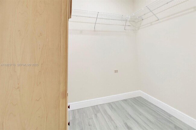 Building Photo - 15875 SW 149th Ln