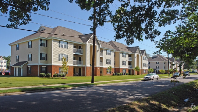 Building Photo - Whispering Oaks Apts LP