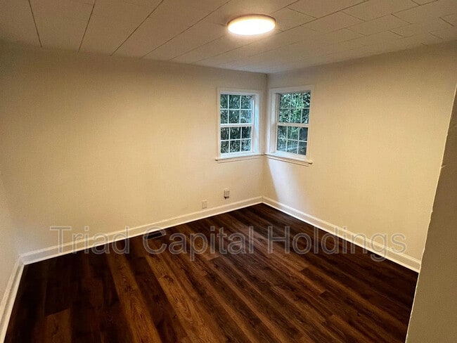 Building Photo - 4145 Lexwin Ave