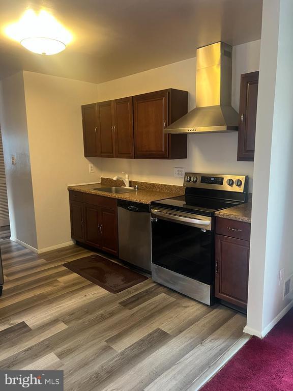 Building Photo - 2216 Sanibel Dr