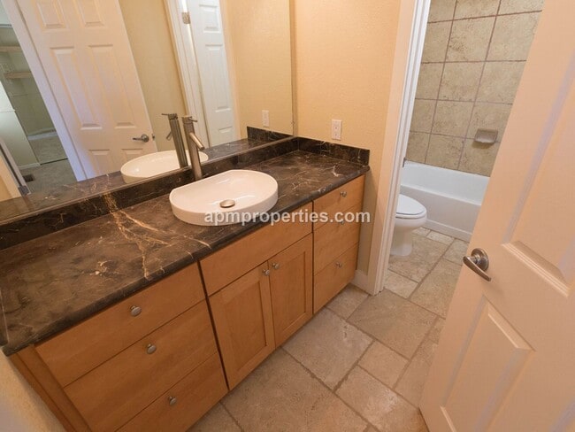 Building Photo - Extraordinary 3 Bedroom, 3 bath Canyon Lakes Golf Course Home!