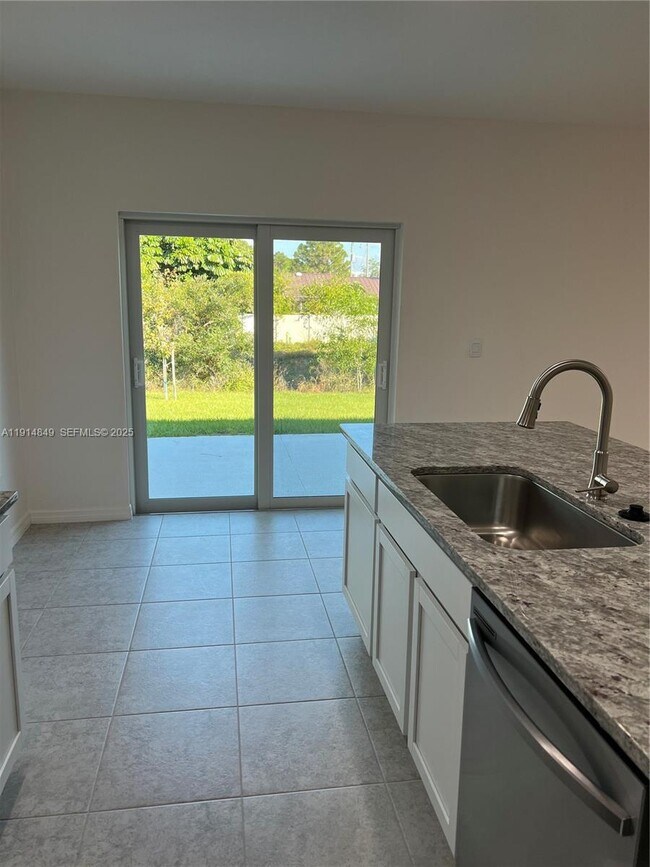 Building Photo - 55 Douglas Ave S