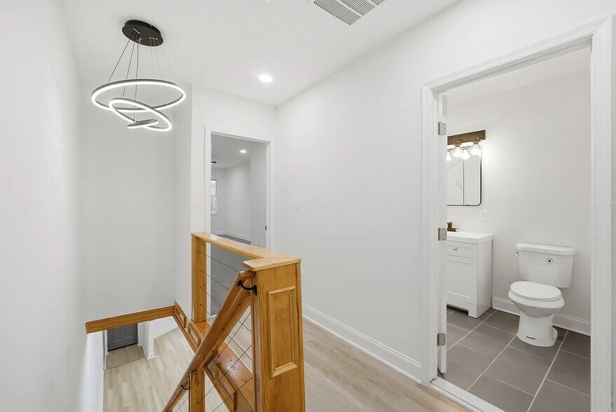 Building Photo - 744 N Patterson Park Ave