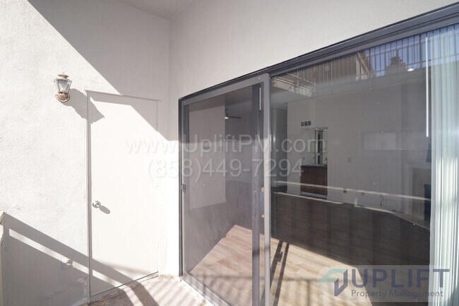 Building Photo - 2 bed, 2 Bath Condo with Community Pool