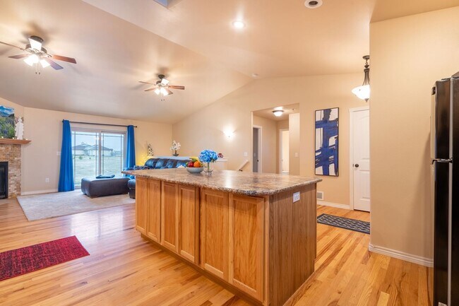 Building Photo - Great 3-Bedroom 2-Bathroom Home with Space in Cheyenne