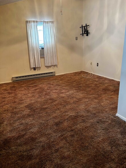 Bedroom 4 - 302 Lake Ave