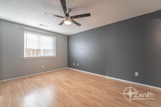 Building Photo - 15408 NE 90th St