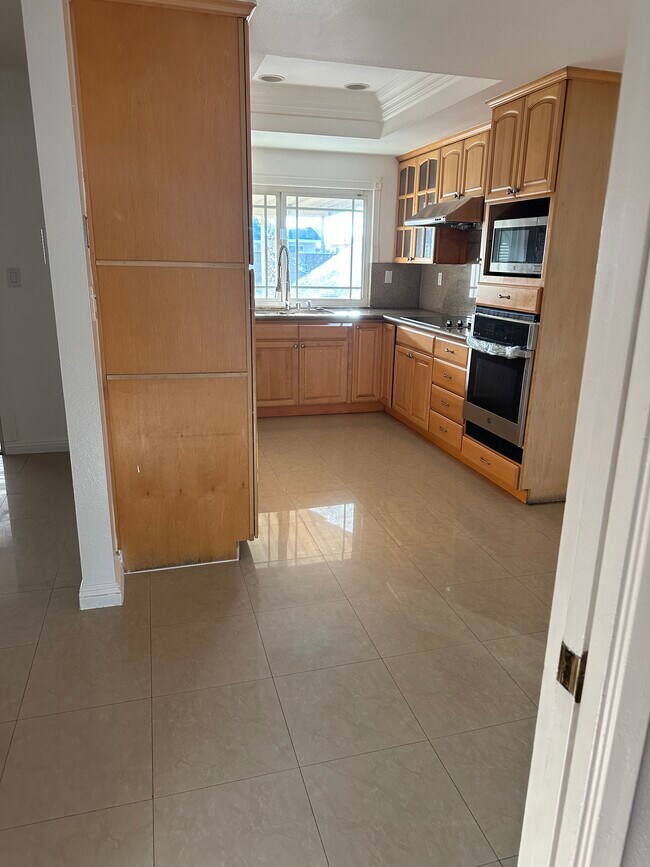 Building Photo - 503 S Vicki Ln