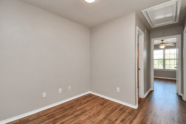 Building Photo - 6426 Haywards Crossing S Cir