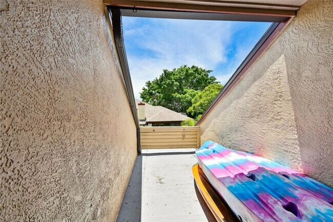 Building Photo - 10263 Gandy Blvd N