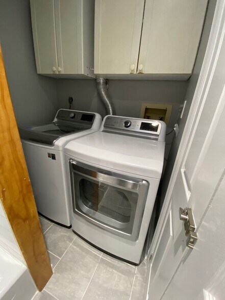 Washer and Dryer - 411 I St NE