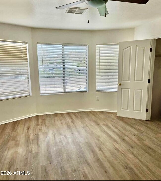 Building Photo - 2040 E Behrend Dr