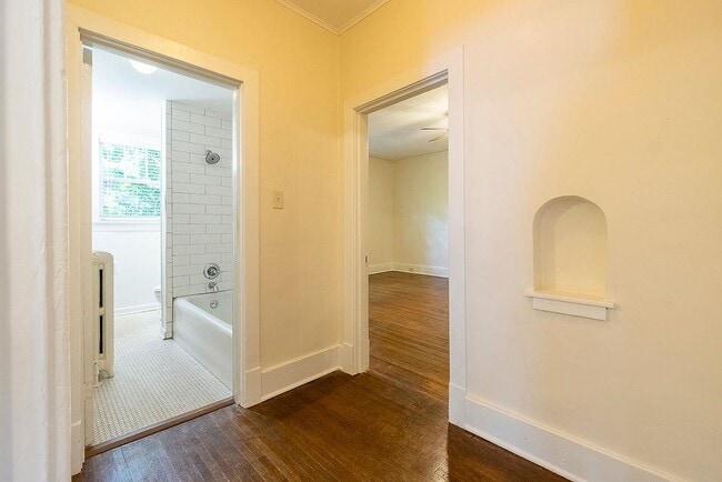 Building Photo - 343 N McLean Blvd
