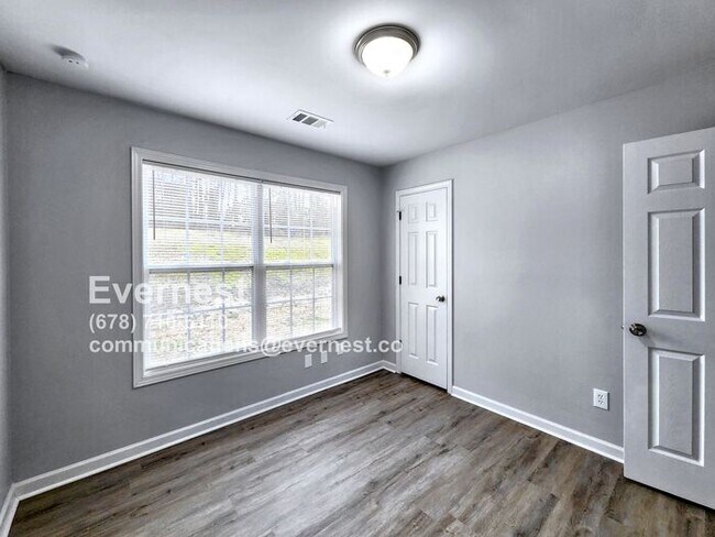 Building Photo - 1827 Belcher Pl SW