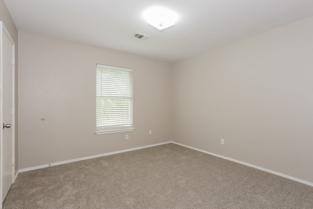 Building Photo - 736 W Colony Dr