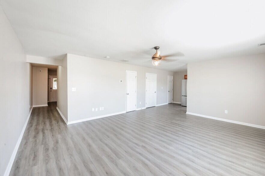 Building Photo - 122 Village Pkwy