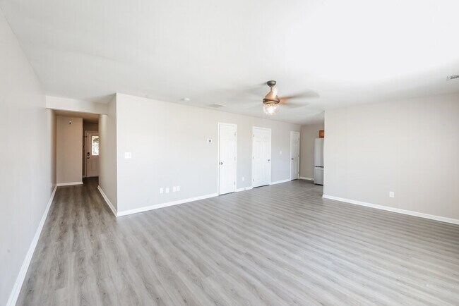 Building Photo - 122 Village Pkwy