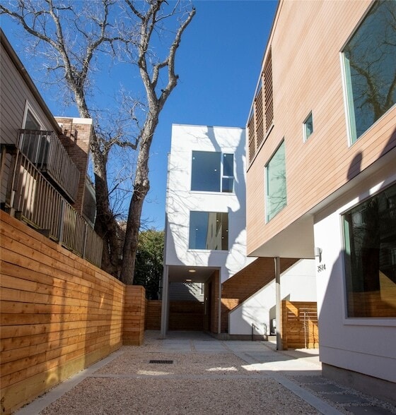 Building Photo - 3512 Mt Vernon St