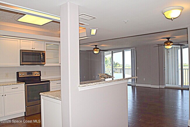 Building Photo - 801 Del Rio Way