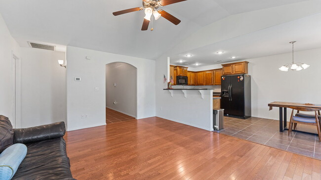 Building Photo - 4486 W Serviceberry Dr