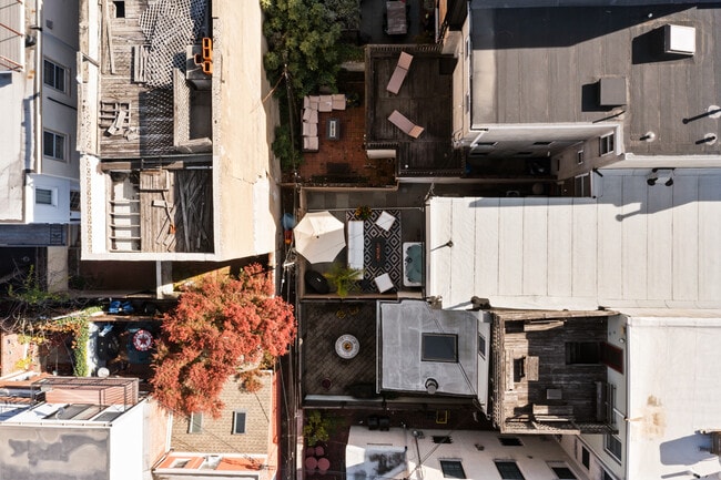 Building Photo - 2207 Lombard St