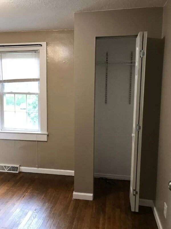 Building Photo - 597 Emma Rd