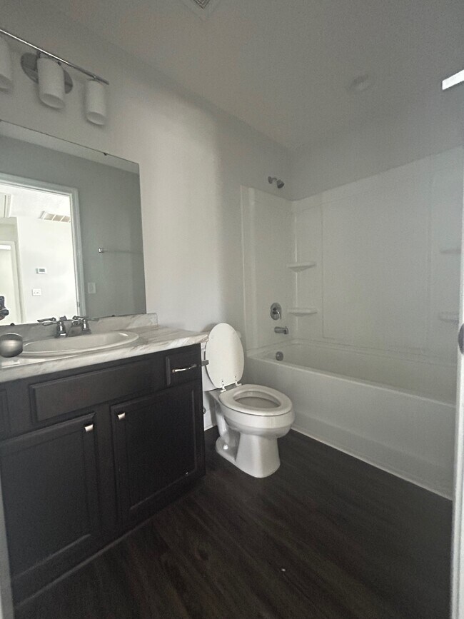 Building Photo - 864 Grayson Ave