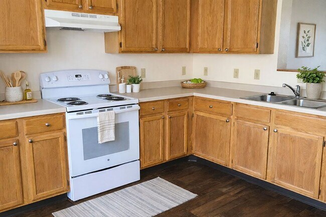 Building Photo - Pickerel Park Townhomes