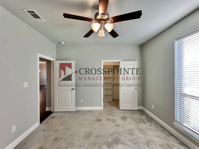 Building Photo - Stunning 3 Bed 2 Bath in South Tyler!