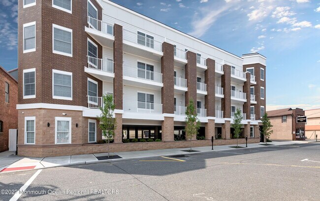 Building Photo - 24 Mechanic St