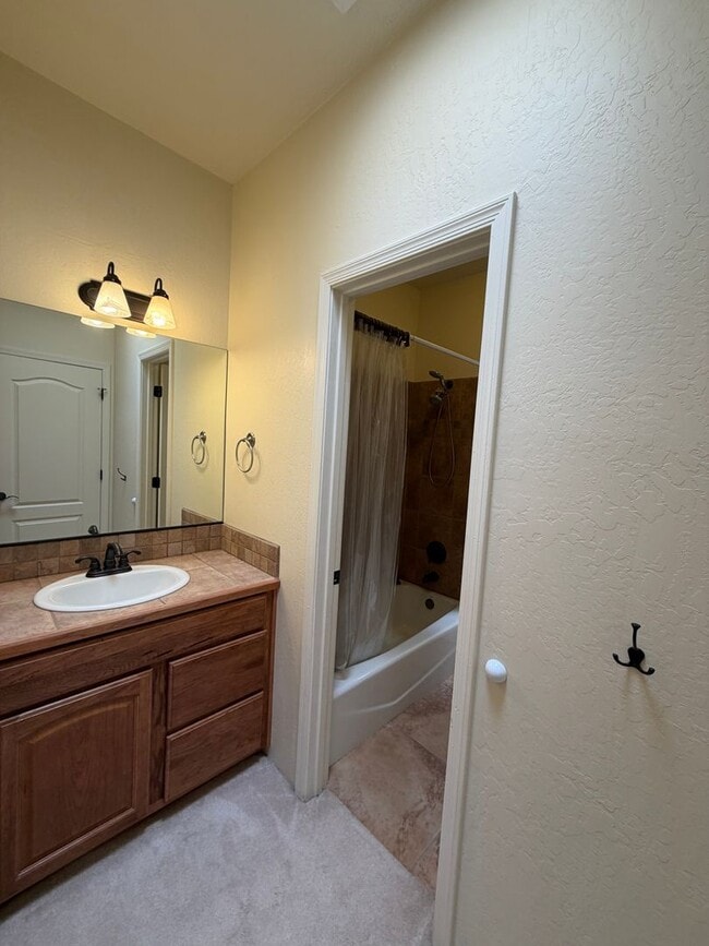 Building Photo - 4 Bedroom Single Story Custom Home Available In Rio Rancho Near Unser Blvd SE & Westside Blvd SE!