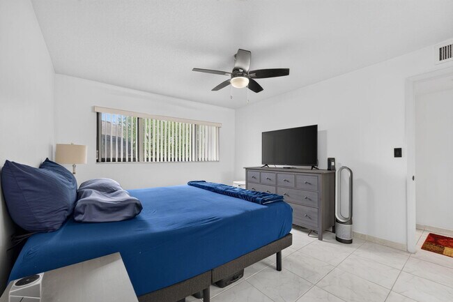 Building Photo - 9474 S Belfort Cir