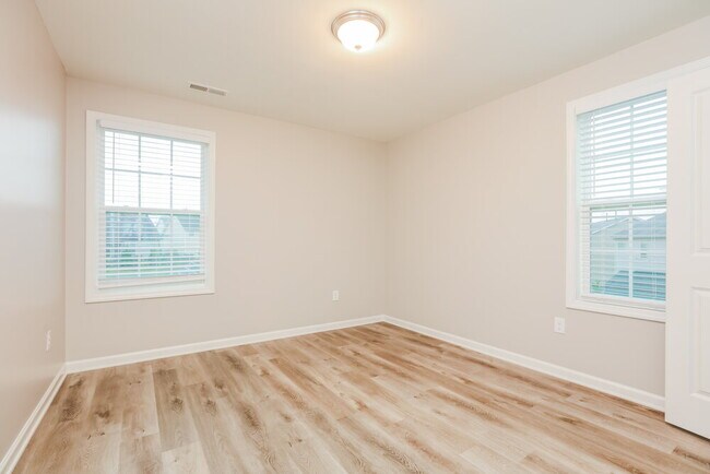 Building Photo - 7435 Birchshire Dr
