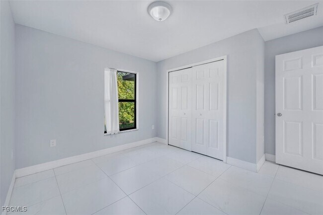 Building Photo - 129 Meadow Rd