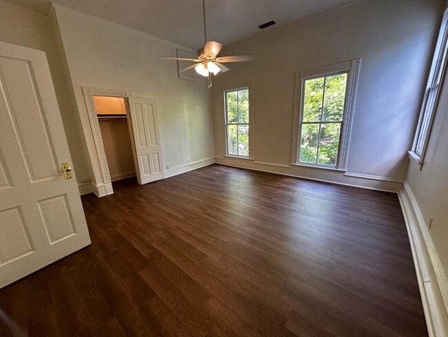 Building Photo - 210 E Ogeechee St