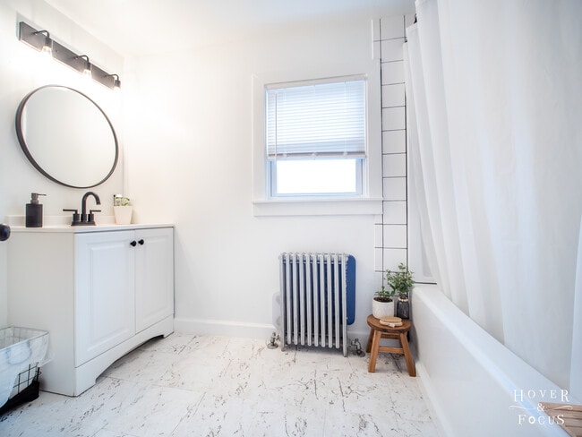 Building Photo - 1511 N Green St