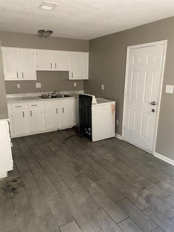Building Photo - 3823 Ford Rd