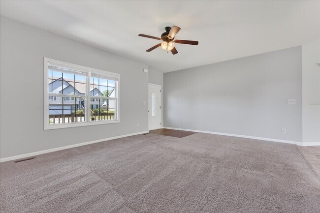 Building Photo - Pet Friendly Three Bedroom!