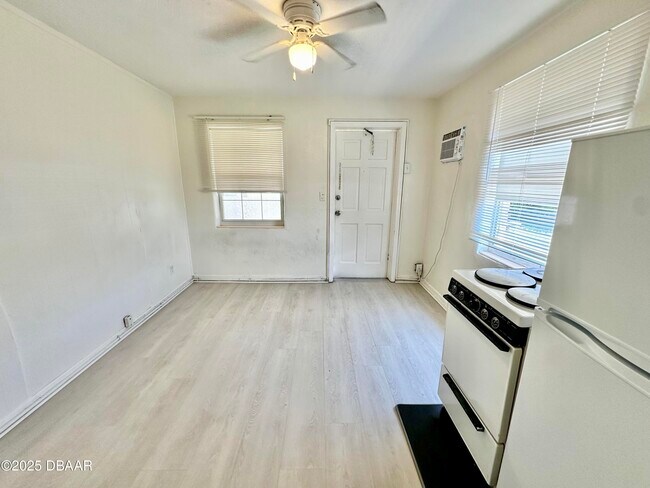 Building Photo - 3226 S Atlantic Ave