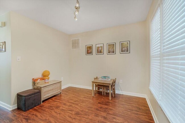 Building Photo - 4410 Caven Ct N